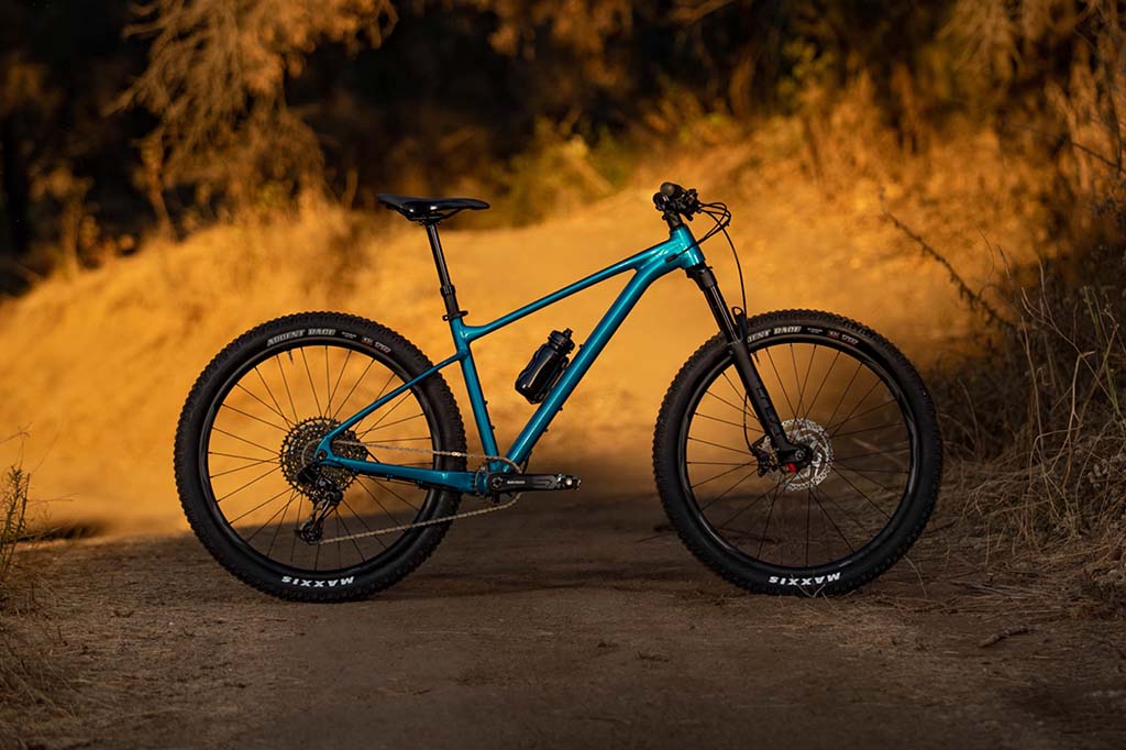 2021 Giant Fathom